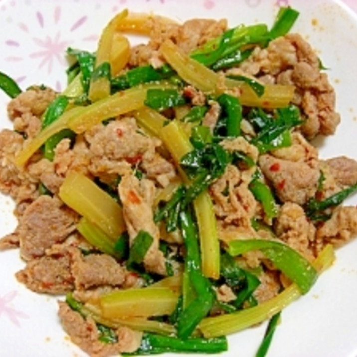ピリ辛!にらとセロリの豚肉炒め